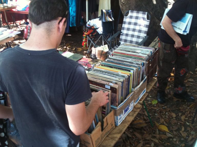 Konsumrezension August von Georg Fischer 22.8.2016 | POP-ZEITSCHRIFT